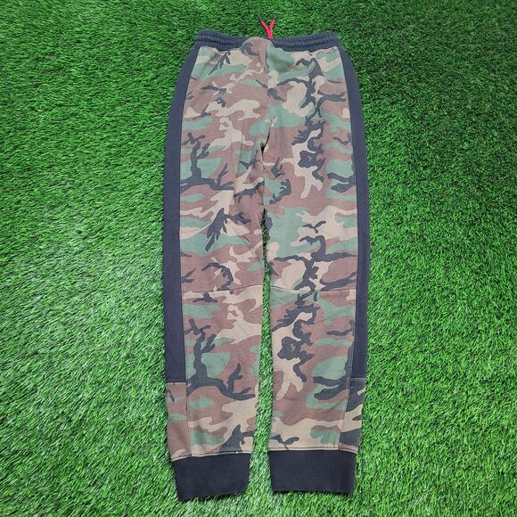 Nike Air Jordan Woodland Camo Fleece Jogger Pants Mens XS Tapered Sweatpants - Picture 1 of 6